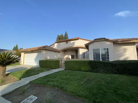 1646 E Victor Ave, Visalia, CA 93292 photo 2
