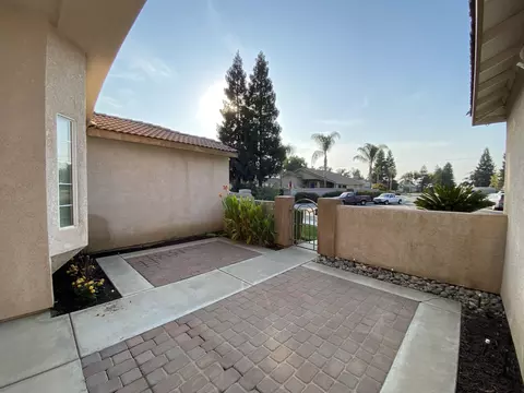 1646 E Victor Ave, Visalia, CA 93292 photo 6