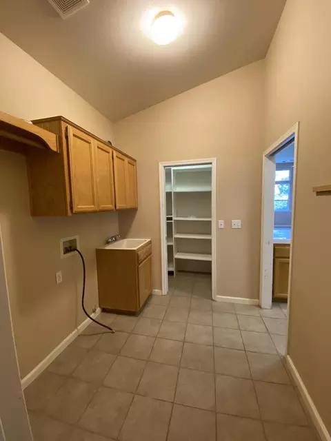 1646 E Victor Ave, Visalia, CA 93292 photo 11