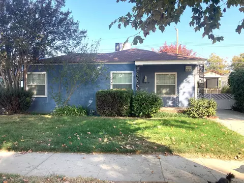 1040 E Sycamore Ave, Tulare, CA 93274