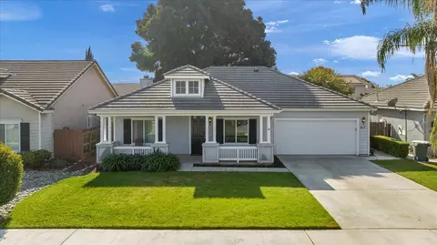 817 W Russell Ave, Visalia, CA 93277