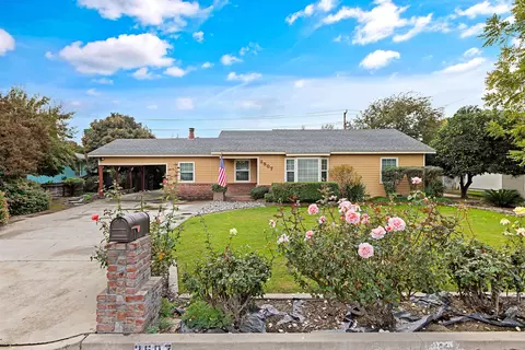 2507 E College Ave, Visalia, CA 93292