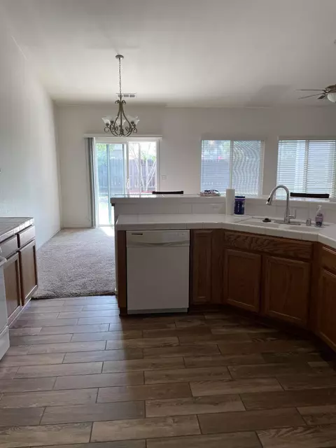 1059 Sorrel Ave, Lemoore, CA 93245 photo 8