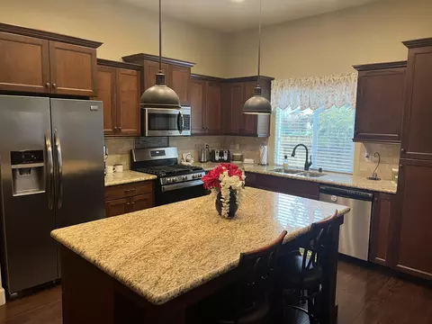 1499 Durango St, Tulare, CA 93274 photo 10