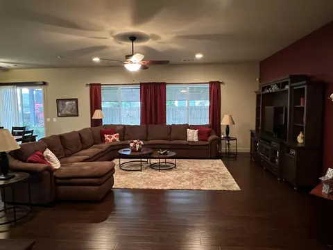 1499 Durango St, Tulare, CA 93274 photo 7