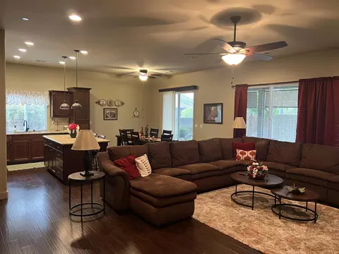 1499 Durango St, Tulare, CA 93274 photo 8