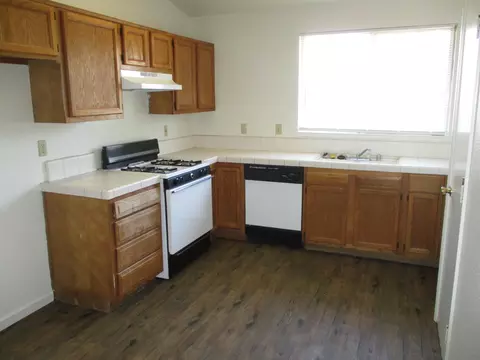 1948 E Pershing Ave, Visalia, CA 93292 photo 4