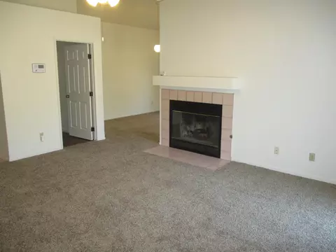 1948 E Pershing Ave, Visalia, CA 93292 photo 2