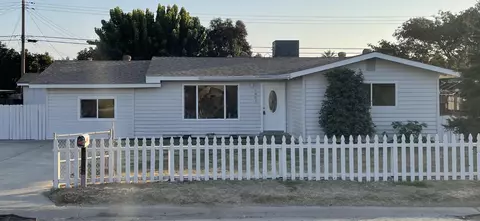 1001 W Riggin Ave, Visalia, CA 93291