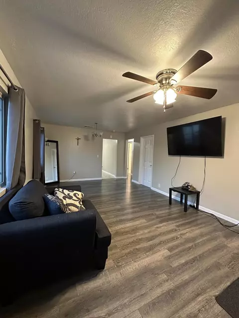 415 E Race Ave, Visalia, CA 93291 photo 3