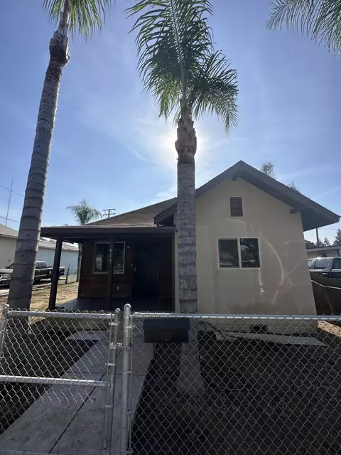 415 E Race Ave, Visalia, CA 93291 photo 2
