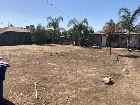 1125 Woodworth Ave, Clovis, CA 93612 photo 2