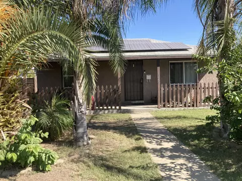 1125 Woodworth Ave, Clovis, CA 93612