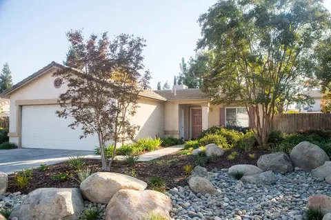 4019 W Harold Ct, Visalia, CA 93291