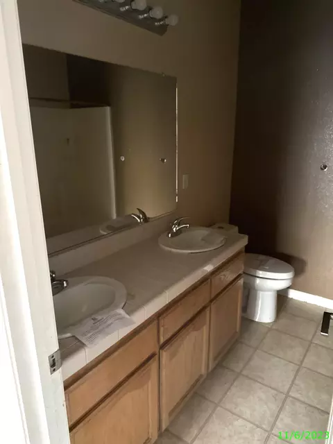 562 Puffin Ln, Lemoore, CA 93245 photo 10