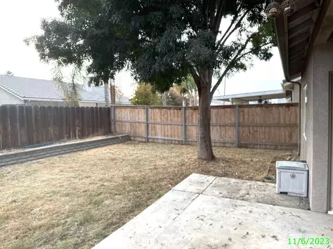 562 Puffin Ln, Lemoore, CA 93245 photo 16