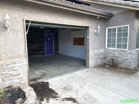 562 Puffin Ln, Lemoore, CA 93245 photo 2