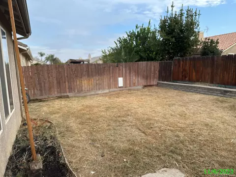 562 Puffin Ln, Lemoore, CA 93245 photo 17