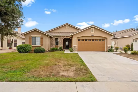 1331 E Dorothea Ave, Visalia, CA 93292