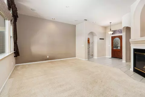 1331 E Dorothea Ave, Visalia, CA 93292 photo 7