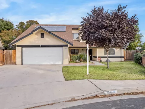 3261 Ezie Ave, Clovis, CA 93611