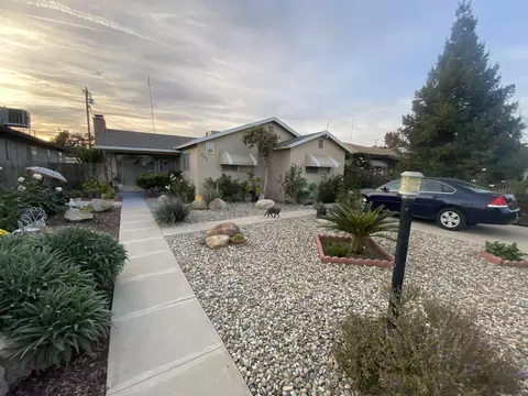 555 Auburn St, Tulare, CA 93274