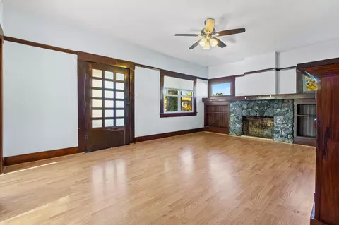 130 E Mariposa St, Dinuba, CA 93618 photo 5