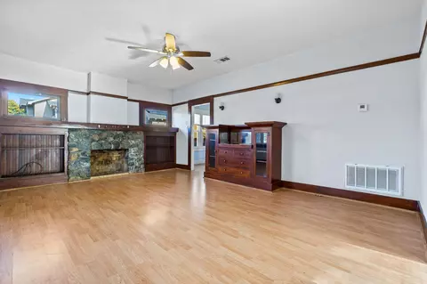 130 E Mariposa St, Dinuba, CA 93618 photo 4