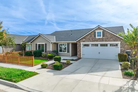 2253 W Bristol Ln, Hanford, CA 93230