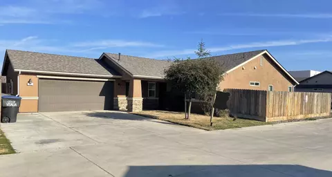 717 W Perez Ave, Visalia, CA 93291