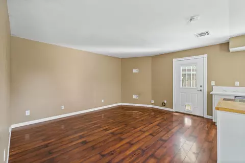2012 E Laura Ave, Visalia, CA 93292 photo 3