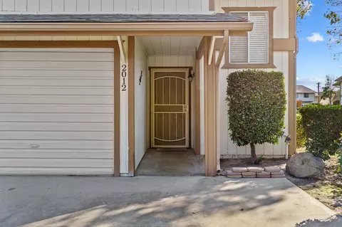 2012 E Laura Ave, Visalia, CA 93292 photo 2
