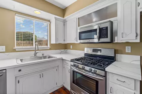 2012 E Laura Ave, Visalia, CA 93292 photo 10