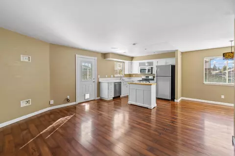 2012 E Laura Ave, Visalia, CA 93292 photo 4