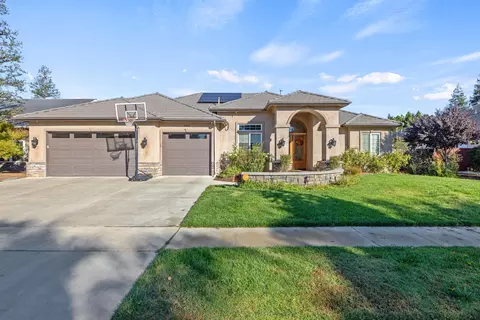 801 Davis St, Exeter, CA 93221 photo 2