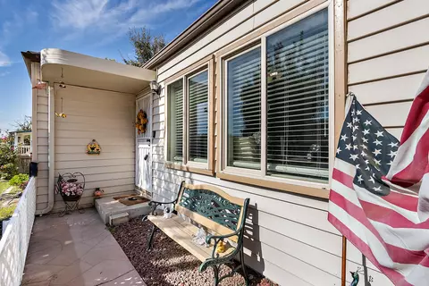 856 E Academy Ave, Tulare, CA 93274 photo 2