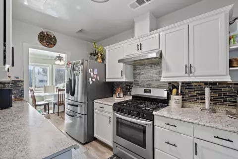 856 E Academy Ave, Tulare, CA 93274 photo 5