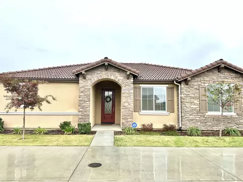 4504 W Flagstaff Ave, Visalia, CA 93291