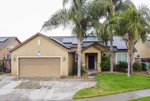633 Bellis Ave, Dinuba, CA 93618