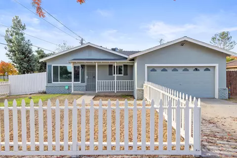 4207 N Lafayette Ave, Fresno, CA 93705