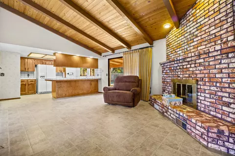2411 E Hillcrest Ct, Visalia, CA 93292 photo 15