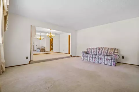 2411 E Hillcrest Ct, Visalia, CA 93292 photo 10