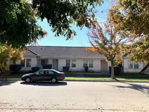 5411-5417 W Country Ave #4, Visalia, CA 93277