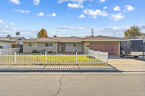 277 W Glendale Ave, Lemoore, CA 93245
