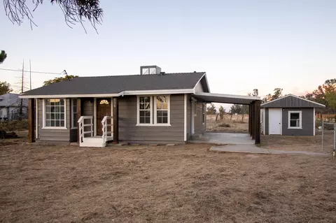 656 Crawford Ave, Porterville, CA 93257