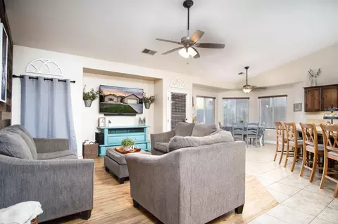 251 S Argyle Pl, Porterville, CA 93257