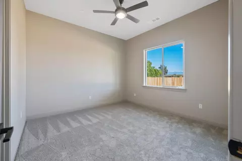 562 E Palma Villa St, Exeter, CA 93221 photo 63