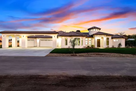562 E Palma Villa St, Exeter, CA 93221