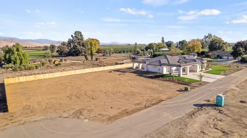 562 E Palma Villa St, Exeter, CA 93221 photo 98