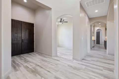 562 E Palma Villa St, Exeter, CA 93221 photo 15